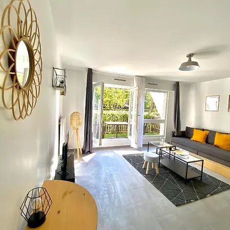 Daire Studio Avec Terrasse - Proche Paris - Parking Disponible ! *