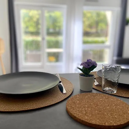 Studio Avec Terrasse - Proche Paris - Parking Disponible ! *