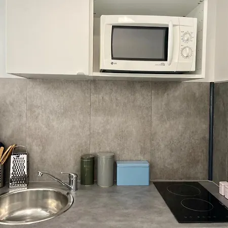 Studio Avec Terrasse - Proche Paris - Parking Disponible ! Daire *